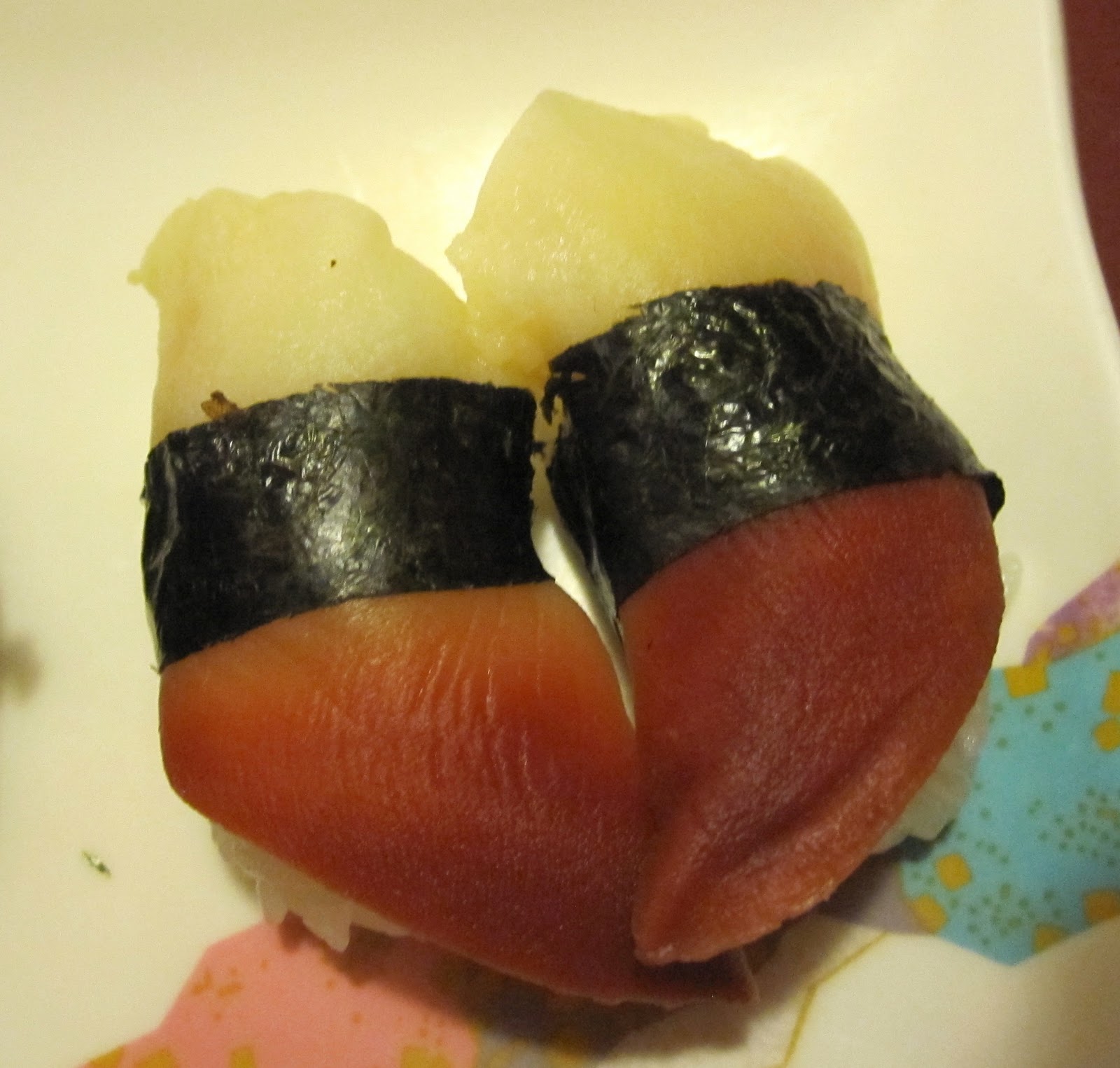 Cannundrums Red Clam Nigiri (Hokkigai)