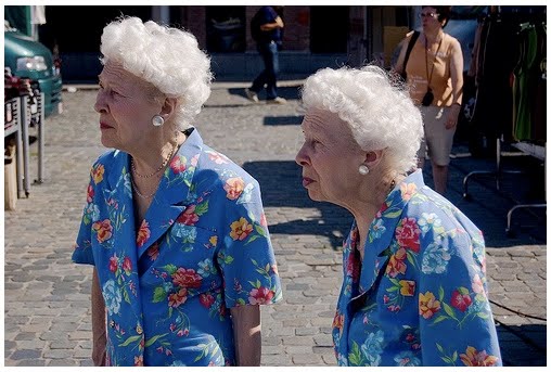 [Old-Twins-Sisters-Louvain.jpg]