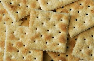 
Γιατί τα crackers έχουν τρύπες;
