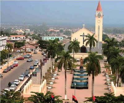 [Cabinda_igreja.jpg]