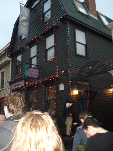 [Halloween+10.31.09+048.jpg]