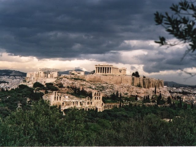 Φαίνεται ότι, ούτε η Ακρόπολη δεν εξαιρείται από το μνημόνιο