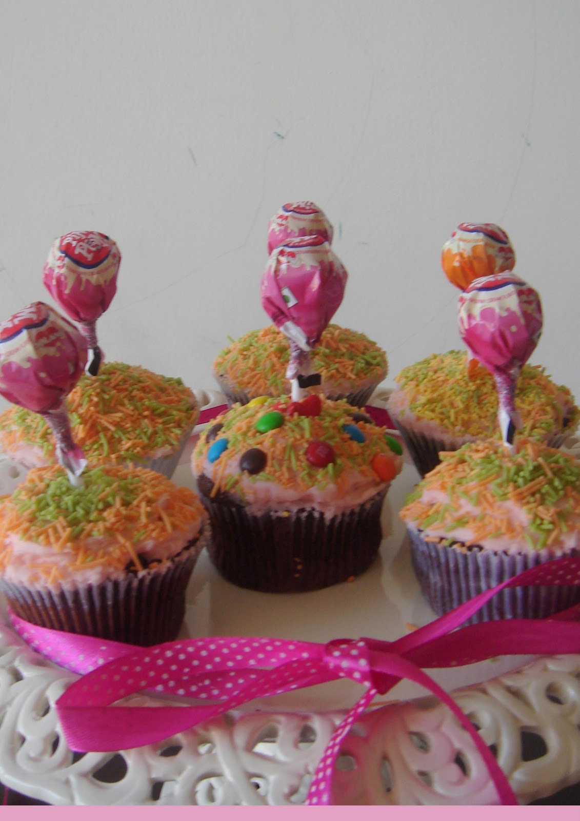 Ruchi's (NOT) Simply Food Chocolate Cupcakes with Lollipop Toppers!