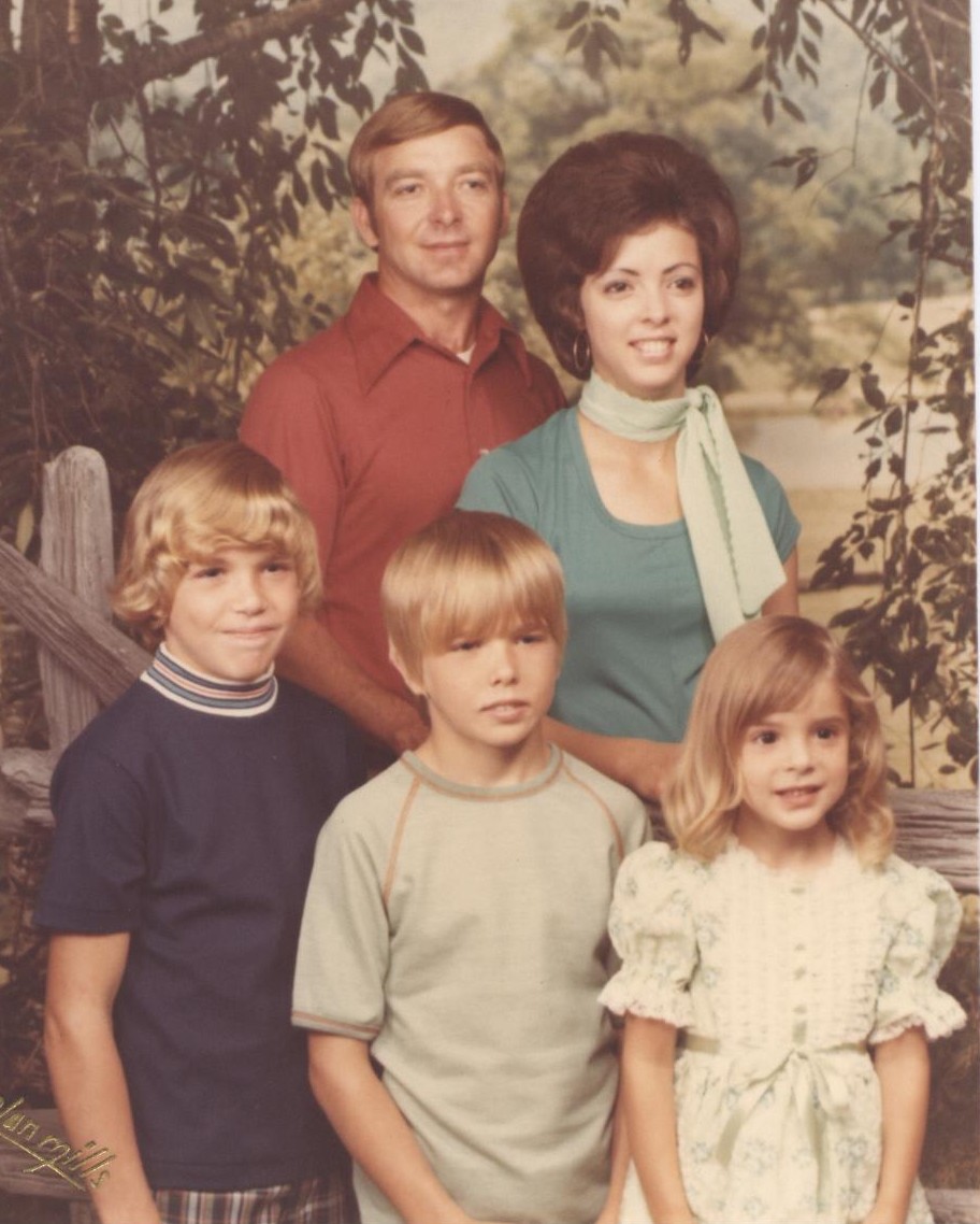 [Family+Portrait+2.jpg]