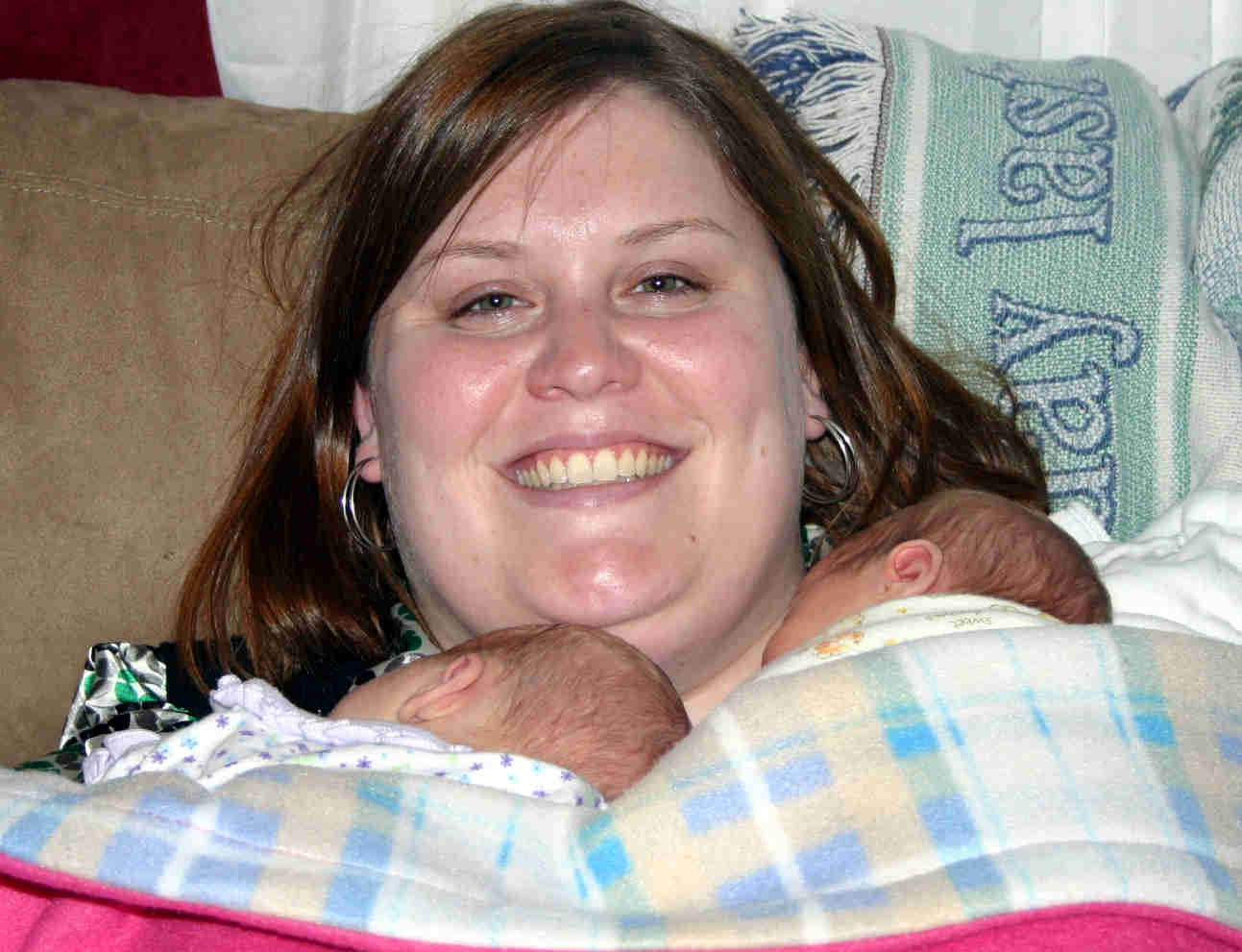 [Allison_Dana_Jillian_April10_2009.JPG]