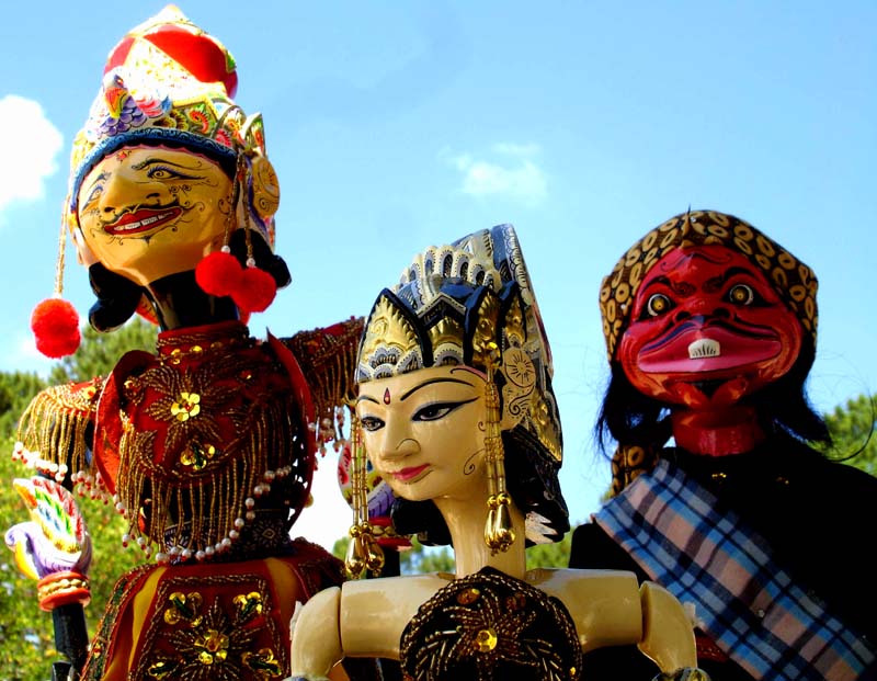 ROD PUPPETS ( WAYANG GOLEK, CEPOT ) - Art java batik