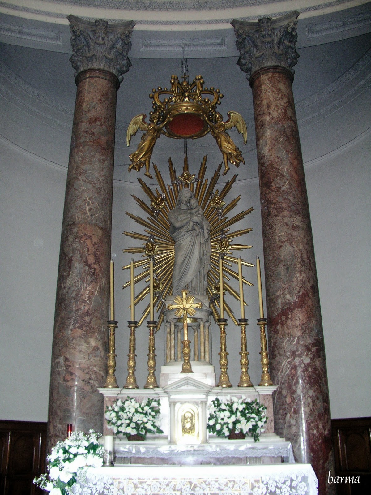 PIEMONTE Torino, chiesa della Gran Madre la bella statua raffigurante la Madre di Dio che