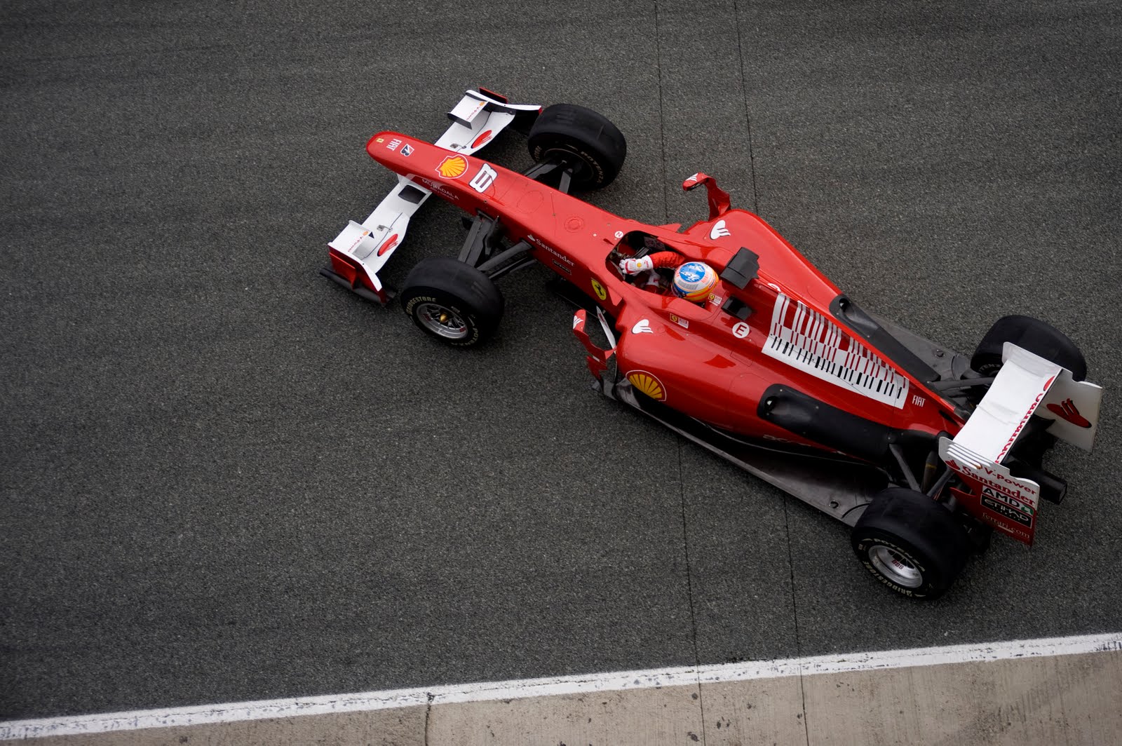 [Fernando+Alonso+drives1.jpg]