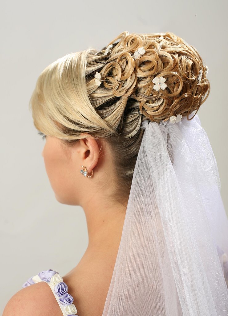 Bridesmaid updo hairstyle is the ideal hairstyle for bridal party.
