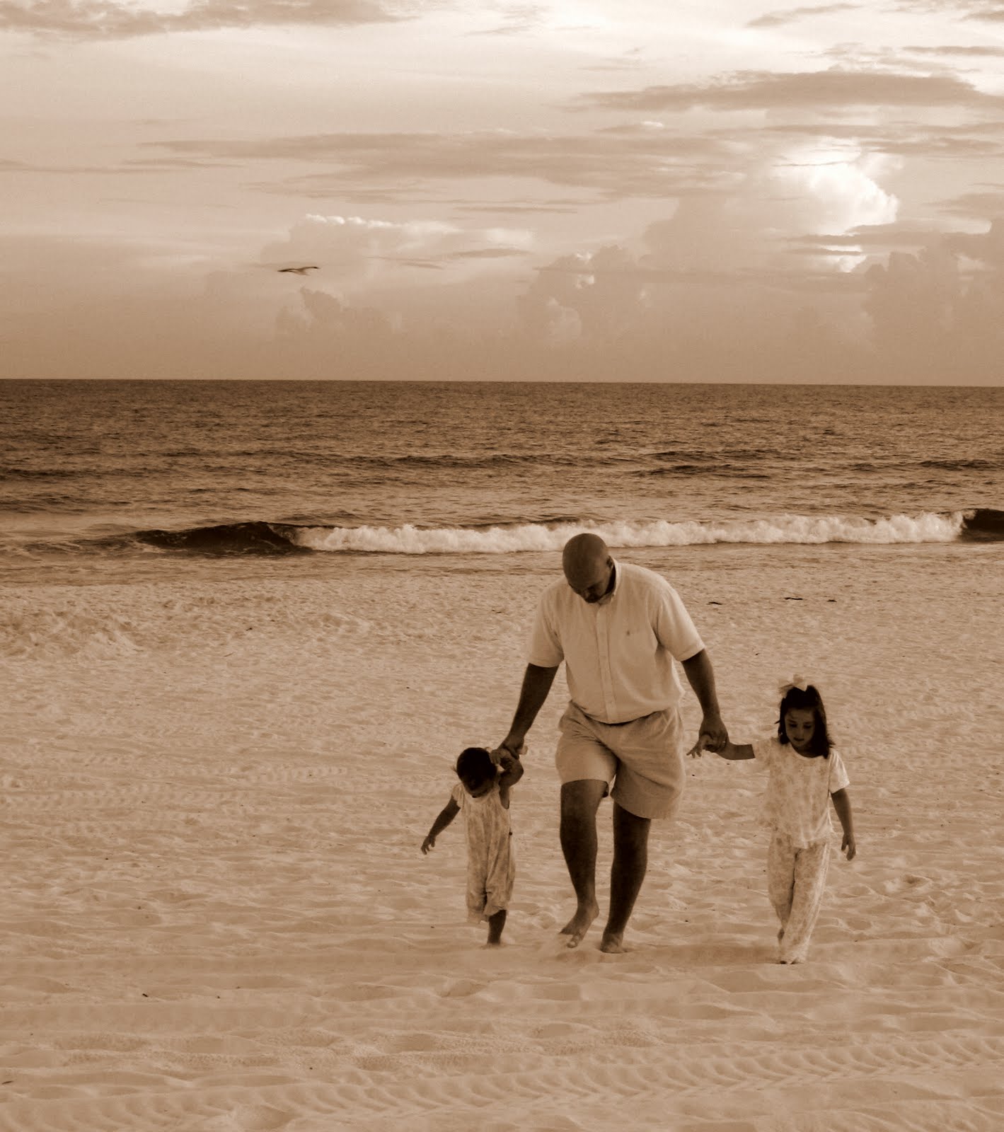 [family+portraits+on+beach+2009+021-3.jpg]