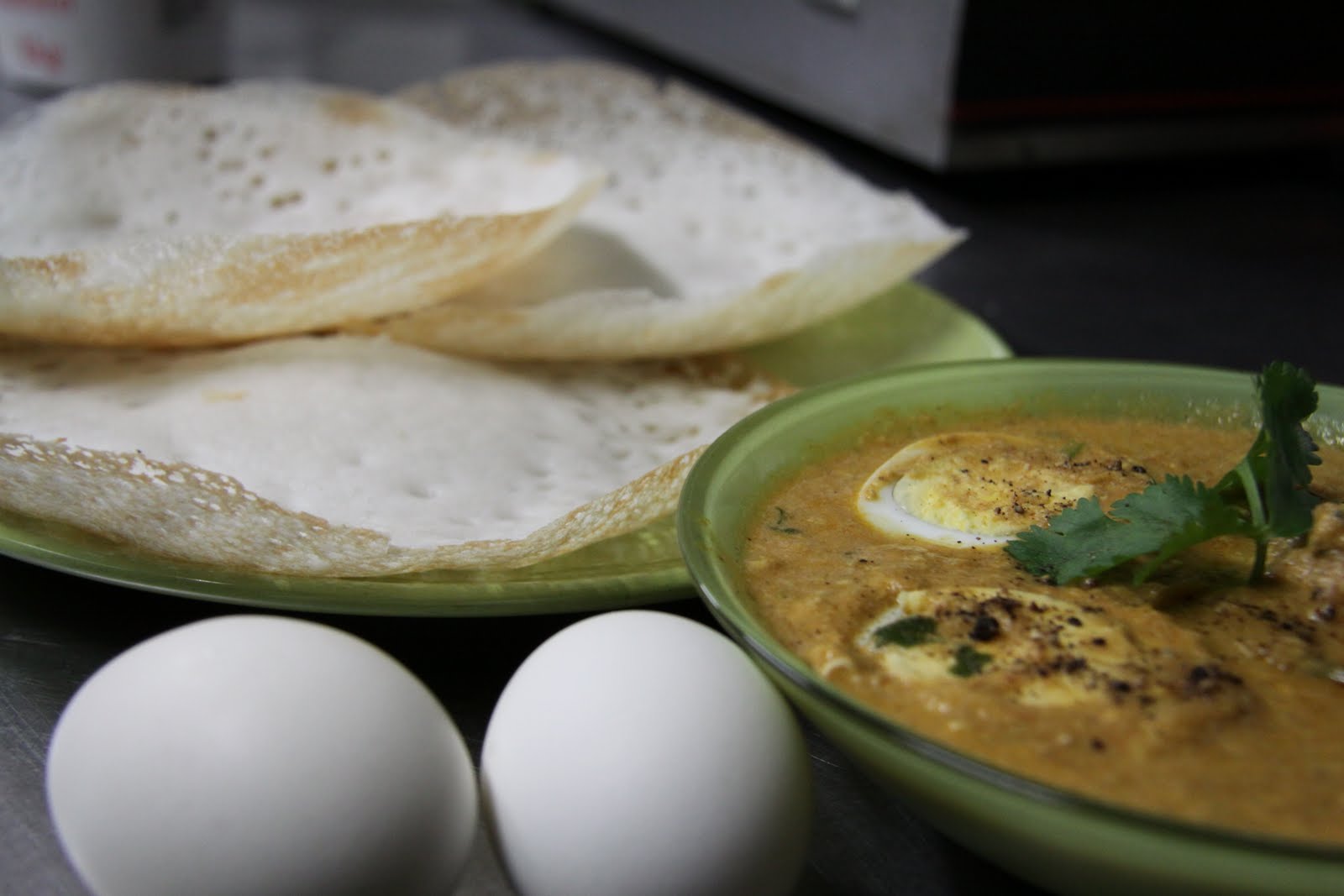 Maroli Egg Curry & Appam