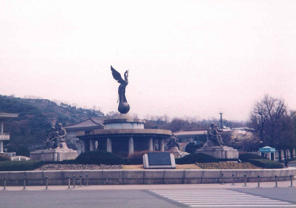 [image-9291338-0001a.jpg]