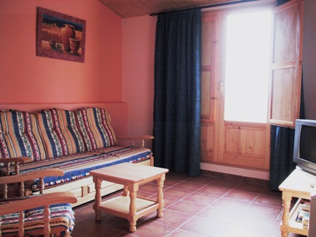 [sun+lounge1+web.JPG]