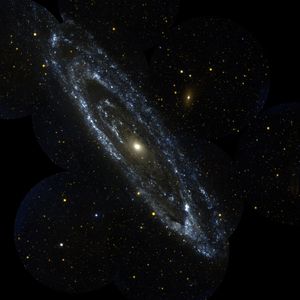 [300px-Andromeda_galaxy.jpg]
