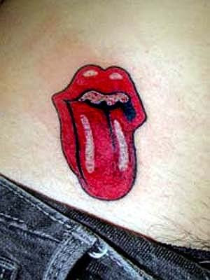 adaswaisu: lips tattoos