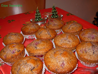  MAGDALENAS DE CHOCOLATE Y CEREZAS 