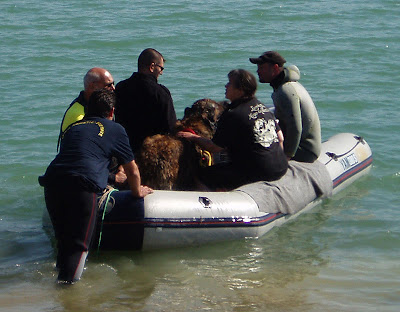 Robin Leonberg en sauvetage aquatique, suivi de bateau