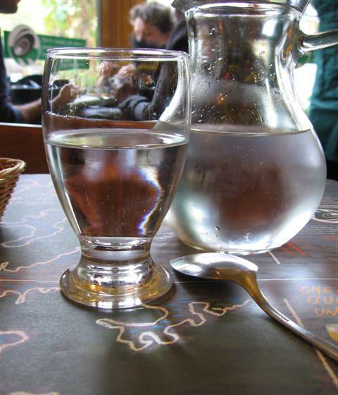 Carafe d'eau at Leon's