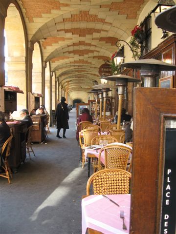 Place des Vosges arcades