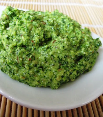 parsley almond pesto