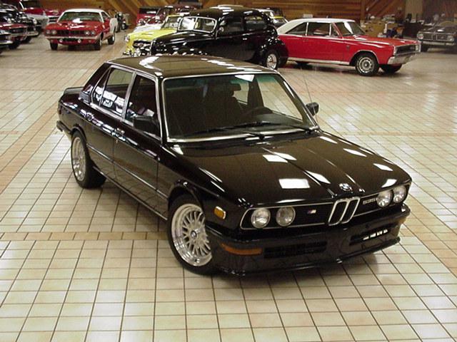 BMW Bavarian Motor Works: BMW 5-Series