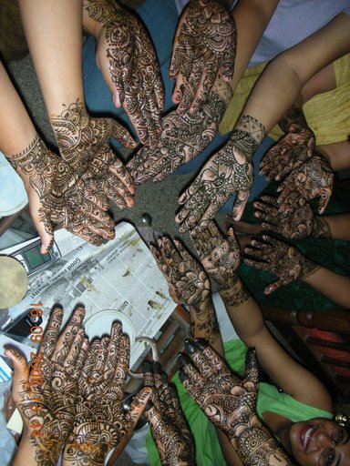 [mehndi+grouo.JPG]