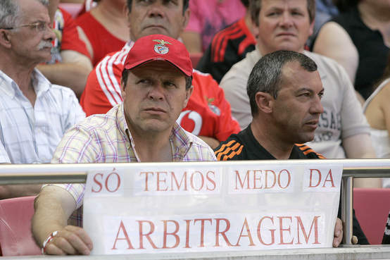 http://3.bp.blogspot.com/_Hy86BOJXSeo/SoW5ps15LrI/AAAAAAAAD8g/tqo2rjAtqbA/s1600/benfica5.jpg
