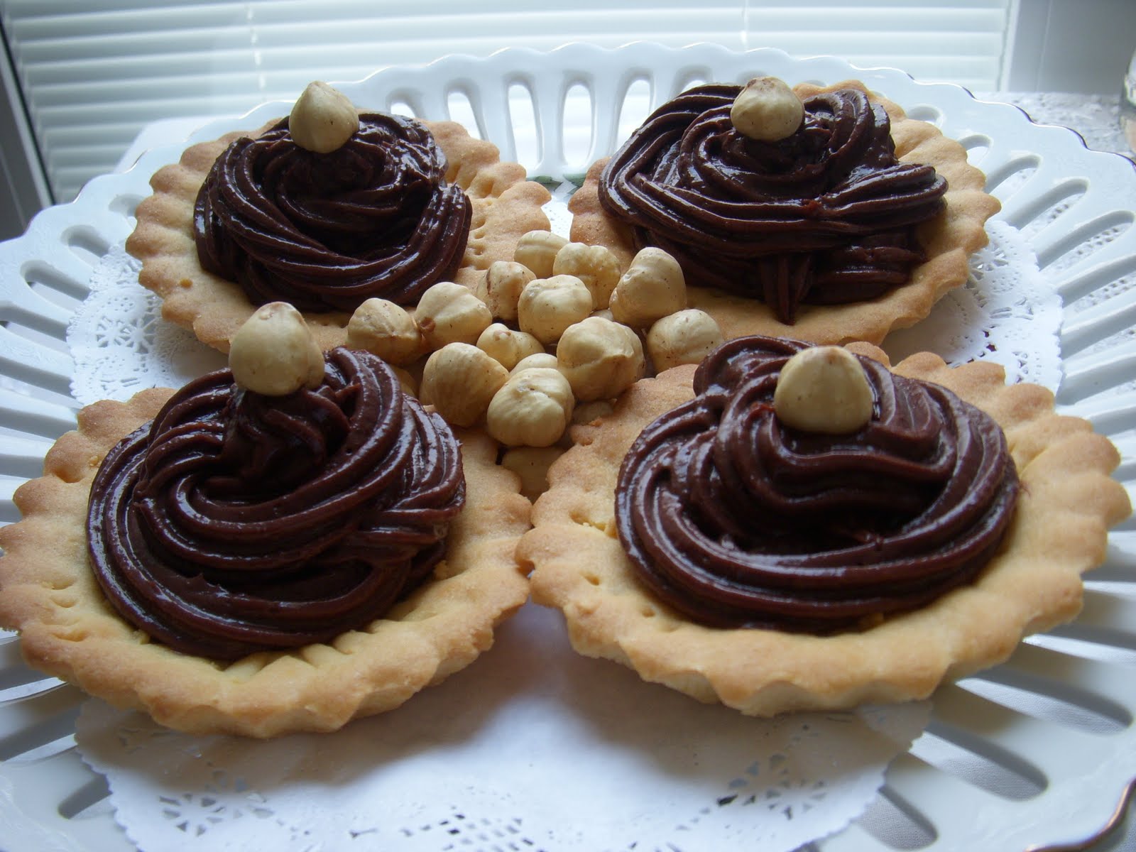 Bir Dut Masalı FINDIKLI ÇİKOLATA GANAJLI TARTÖLETLER