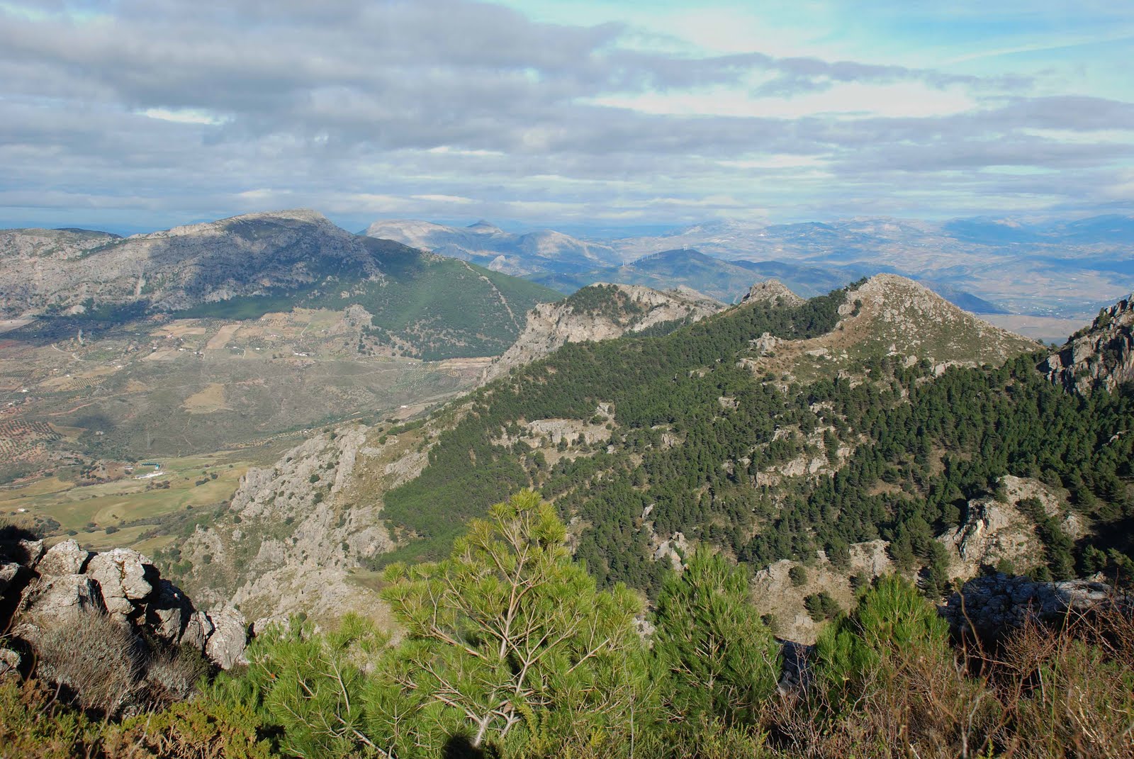 Senderismo por la Montaña Penibética Ascenso a la Sierra de la