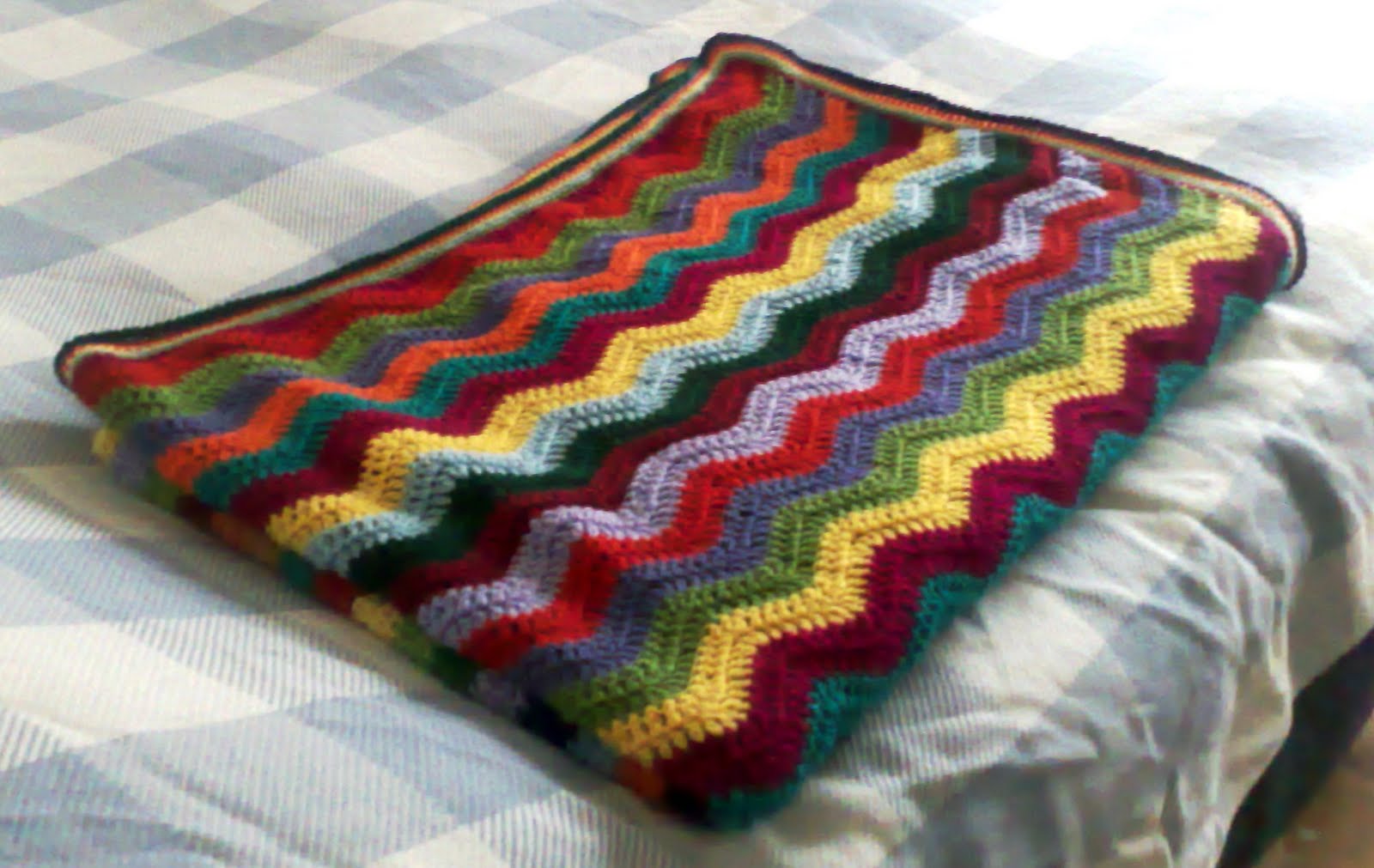 Two-Color Ripple Waves Baby Blanket | FaveCrafts.com