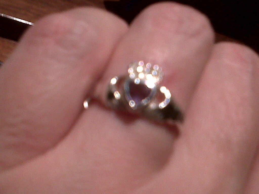 L'inglese in un click. Irish traditions the Claddagh ring