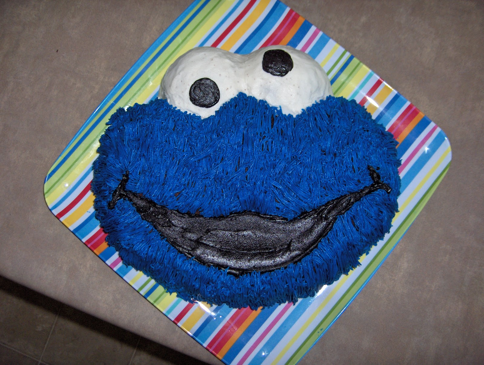 Attempting Green: How to make a Cookie Monster Cake