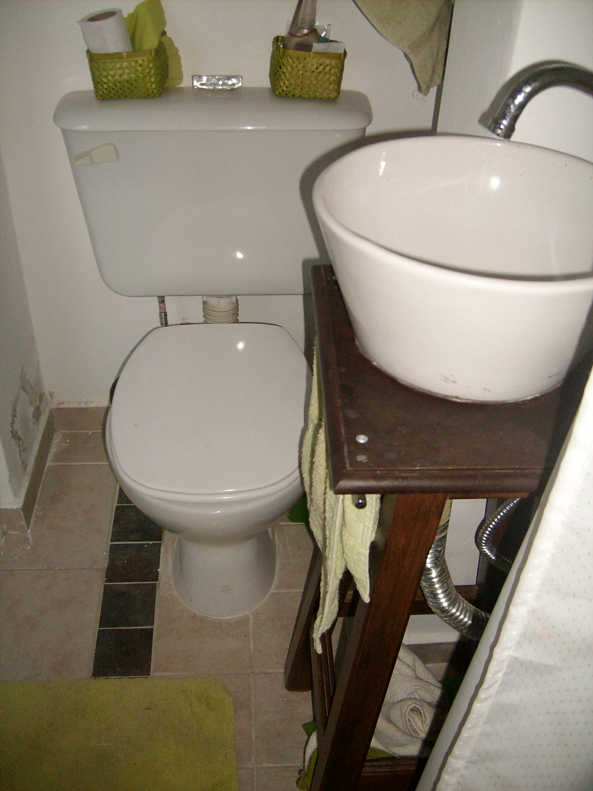 Silvana Butto & asociados: Antes: toilette y placard, Despues: BAÑO