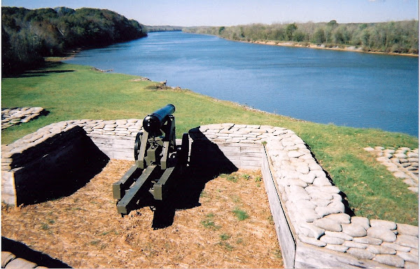 Fort Donelson was built by Confederate soldiers . . .
