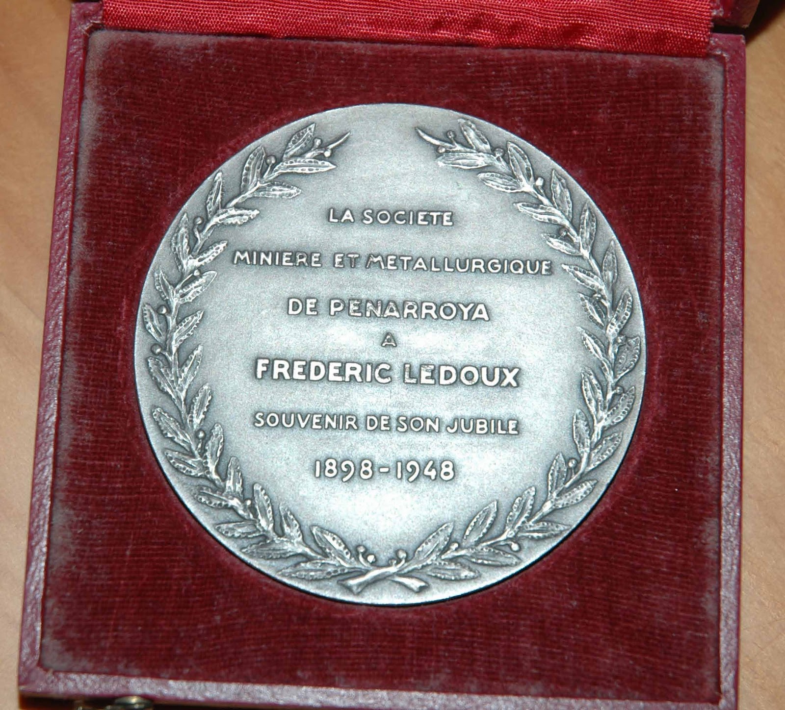 Feria de Minerales de PeñarroyaPueblonuevo SOCIEDAD MINERO