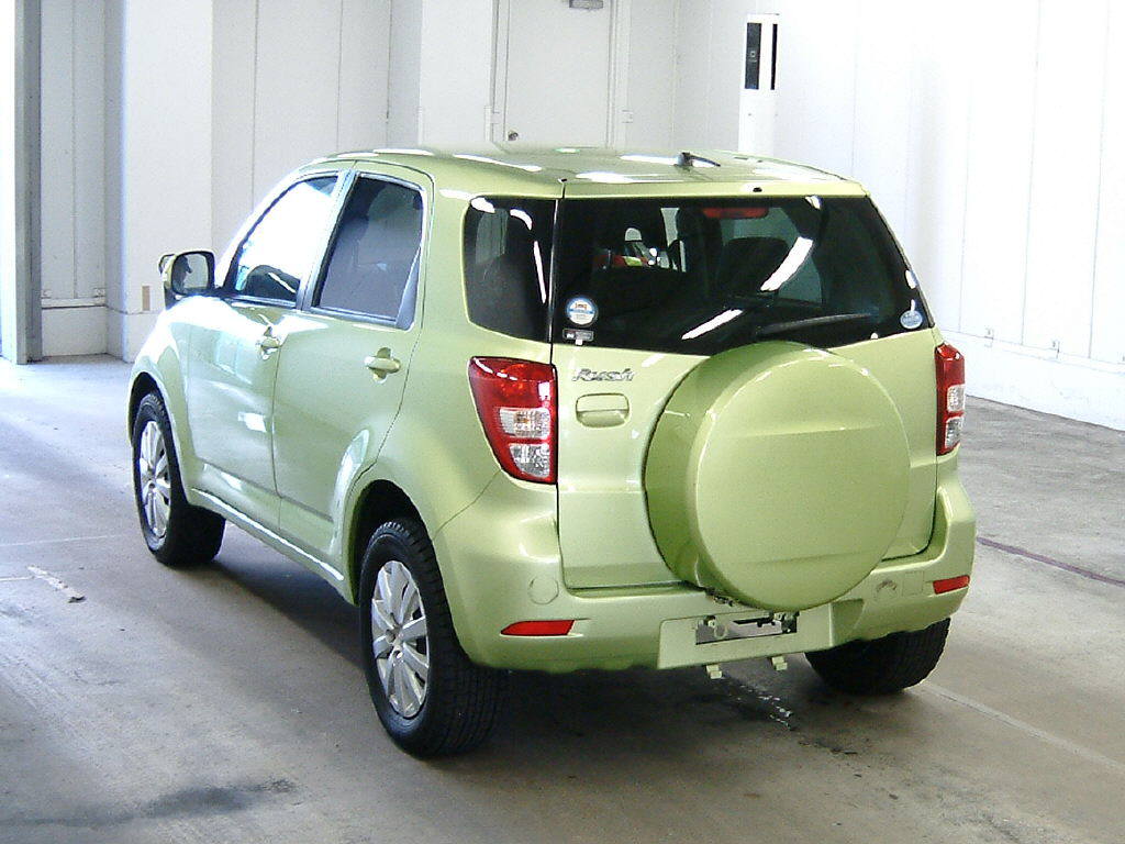 Toyota rush j200e