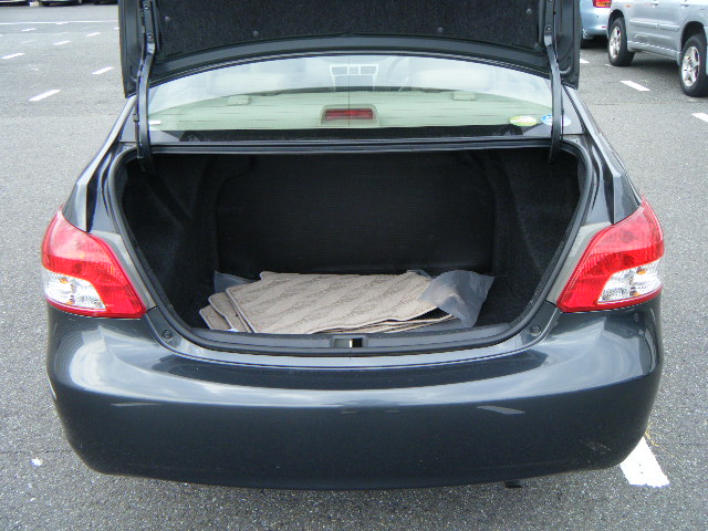 Toyota belta багажник