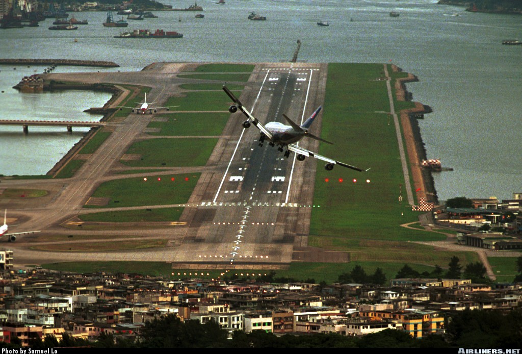 Welcome Aboard tO Plane Insanity...!!!: AMAZING KAI TAK...!!!