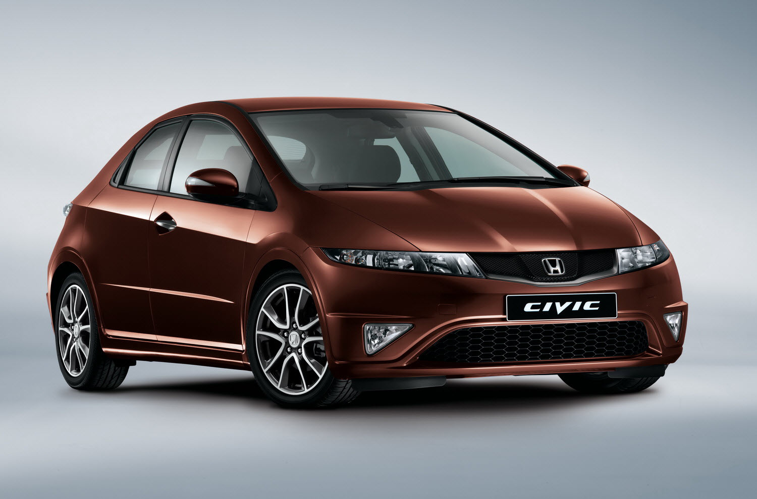 Honda Civic updated for the UK