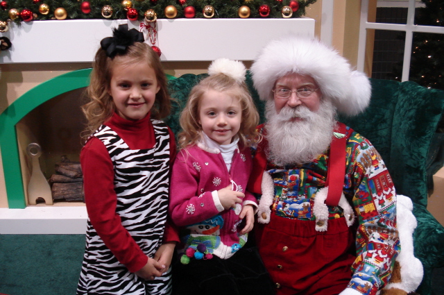 [Girls+with+Santa.jpg]
