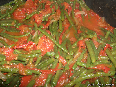 Haricots verts aux tomates (voir la recette)