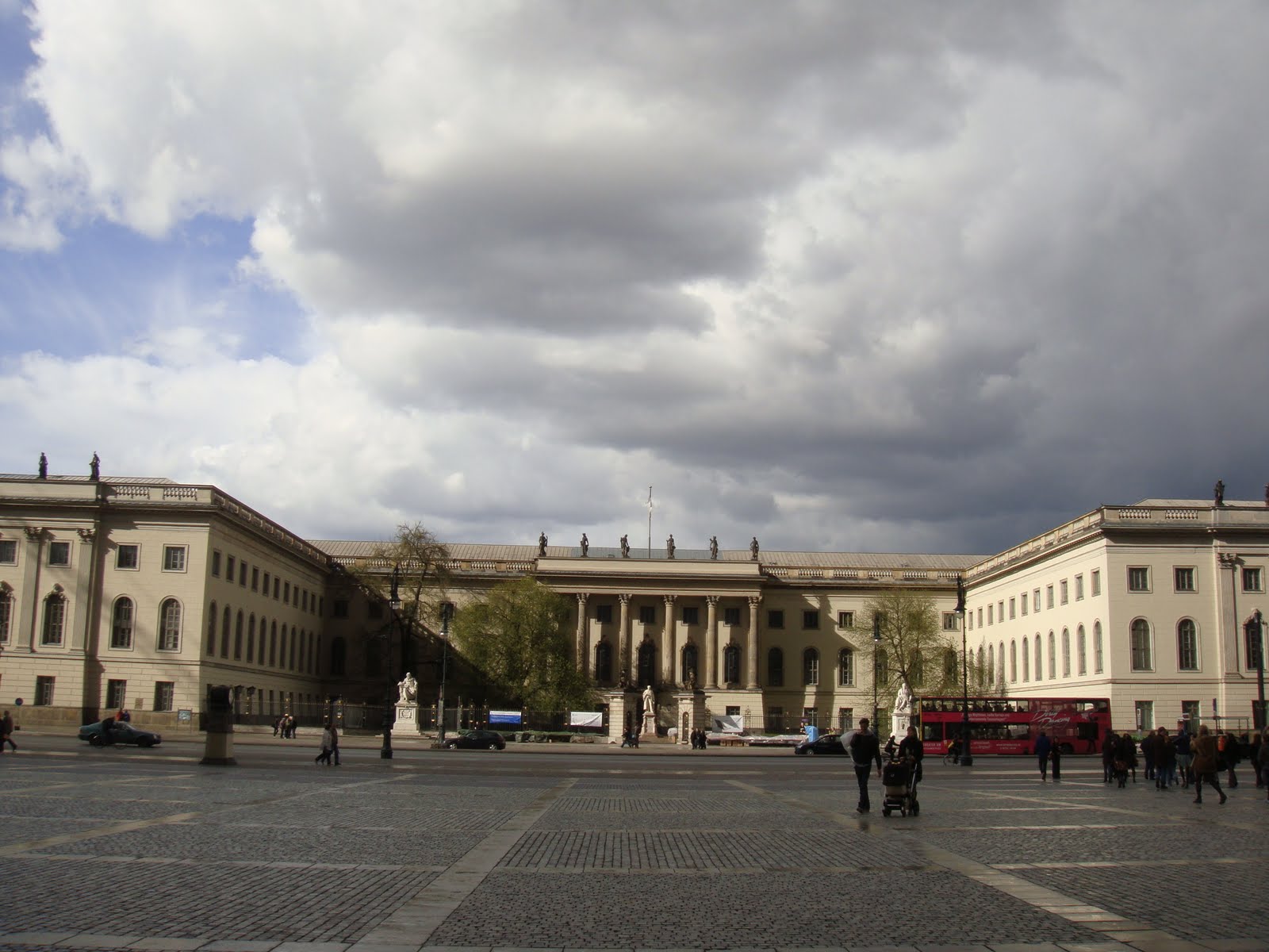 Porkodi: Humboldt University , Berlin!!!!