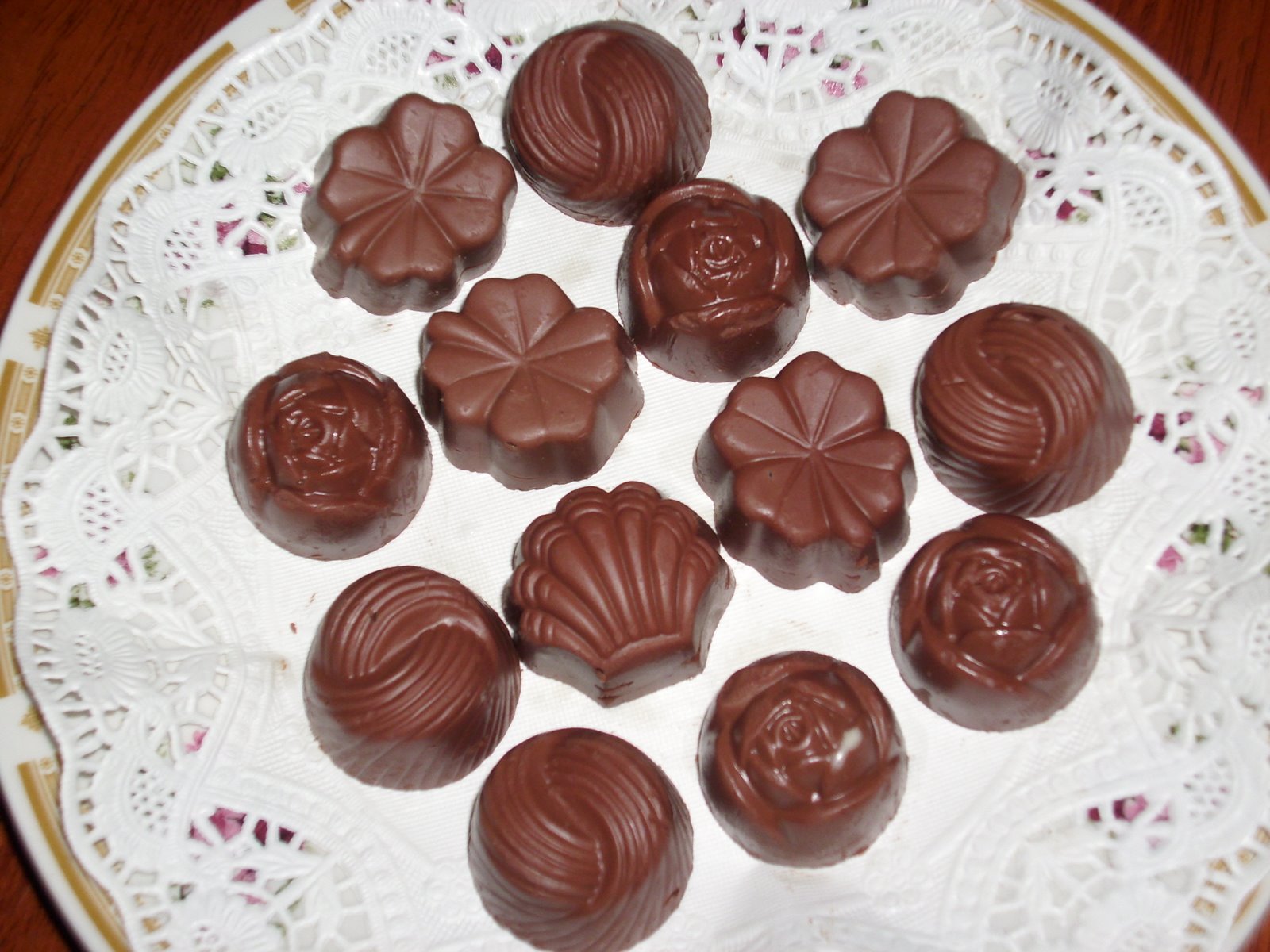 How to write on chocolate bar image