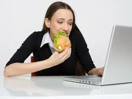 Be Healthy Life: Eating in Front of Computers Make You Fat