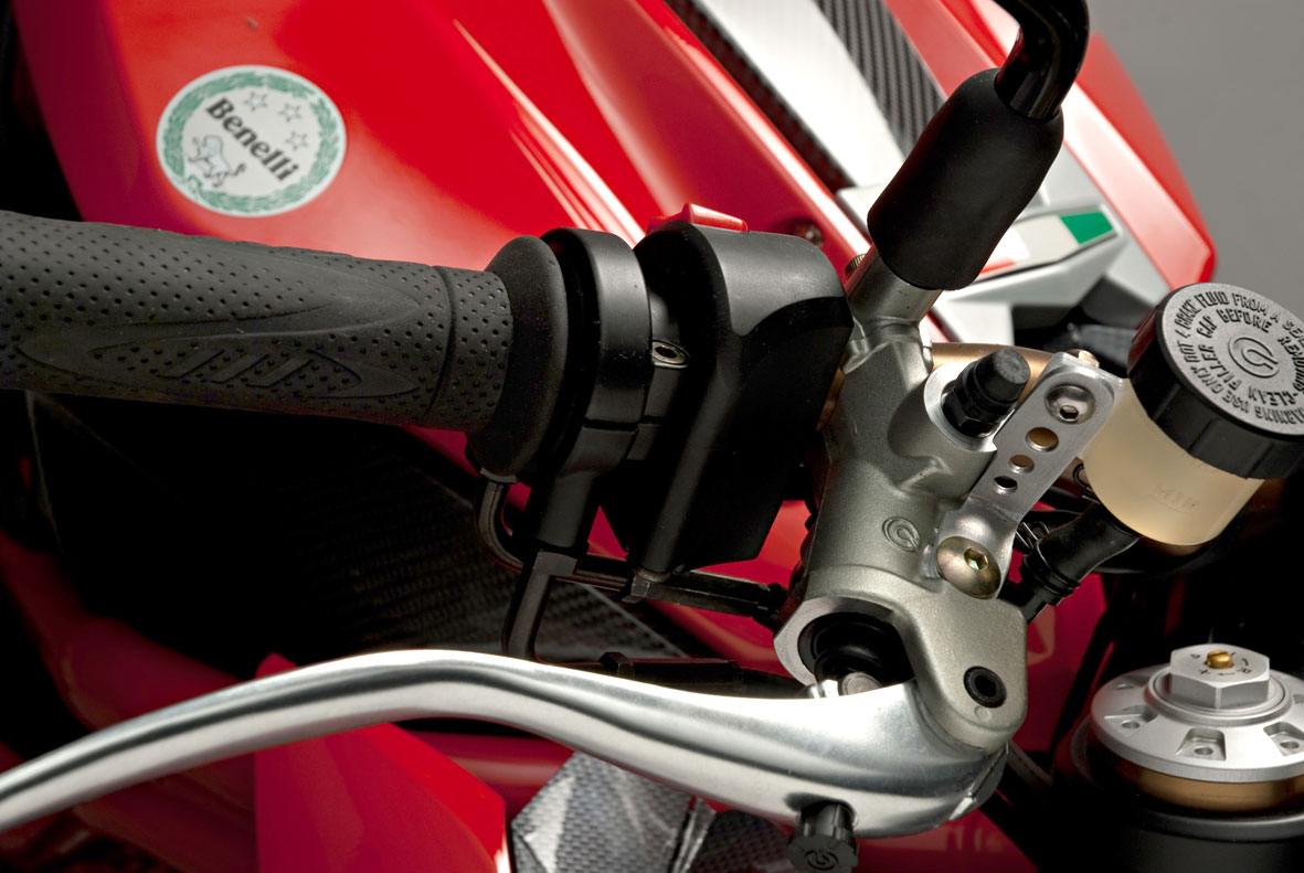РњРѕС‚РѕС†РёРєР» Benelli TNT 1130r