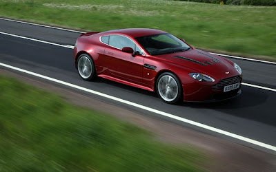 2011 Aston Martin V12 Vantage Picture