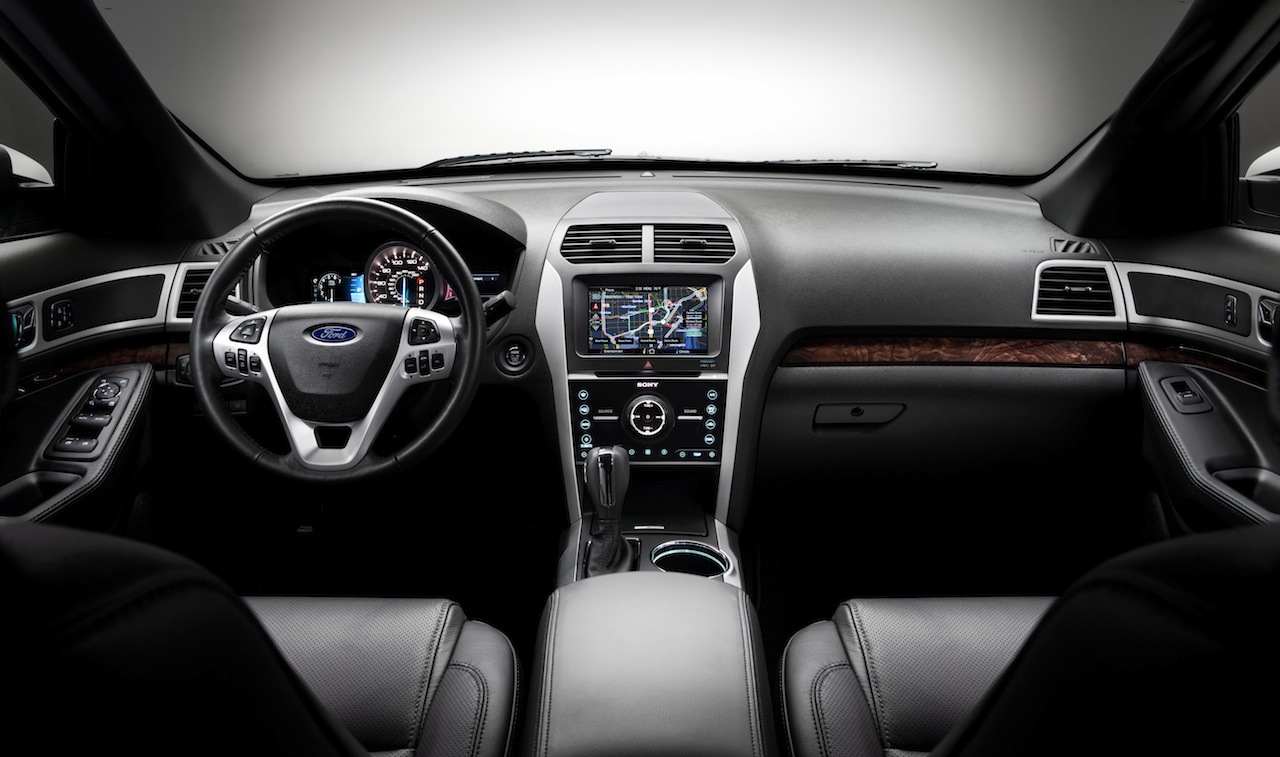 Ford explorer внутри
