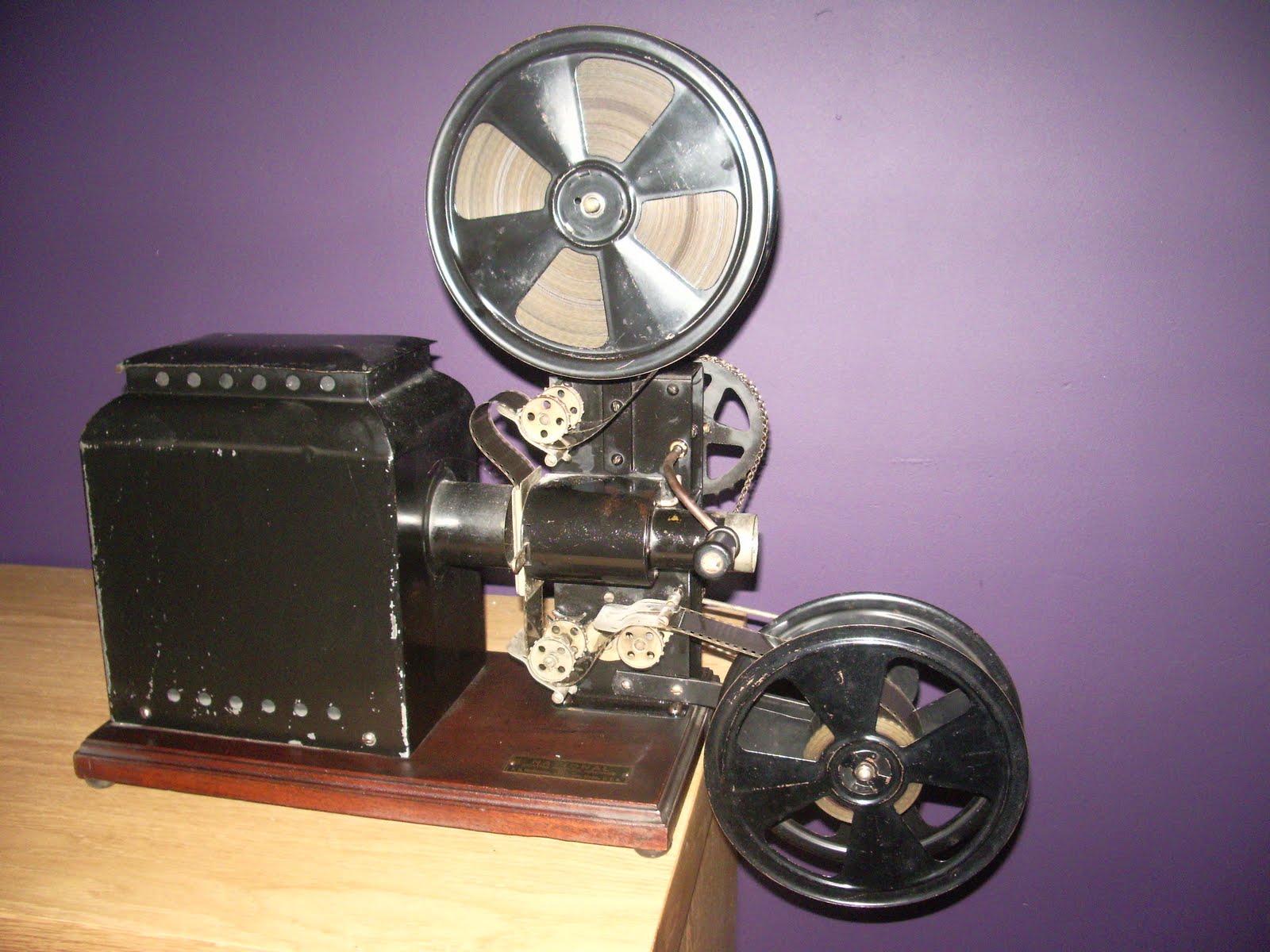 Cummings 35mm projector +/- 1920 ~ Cinegraphica