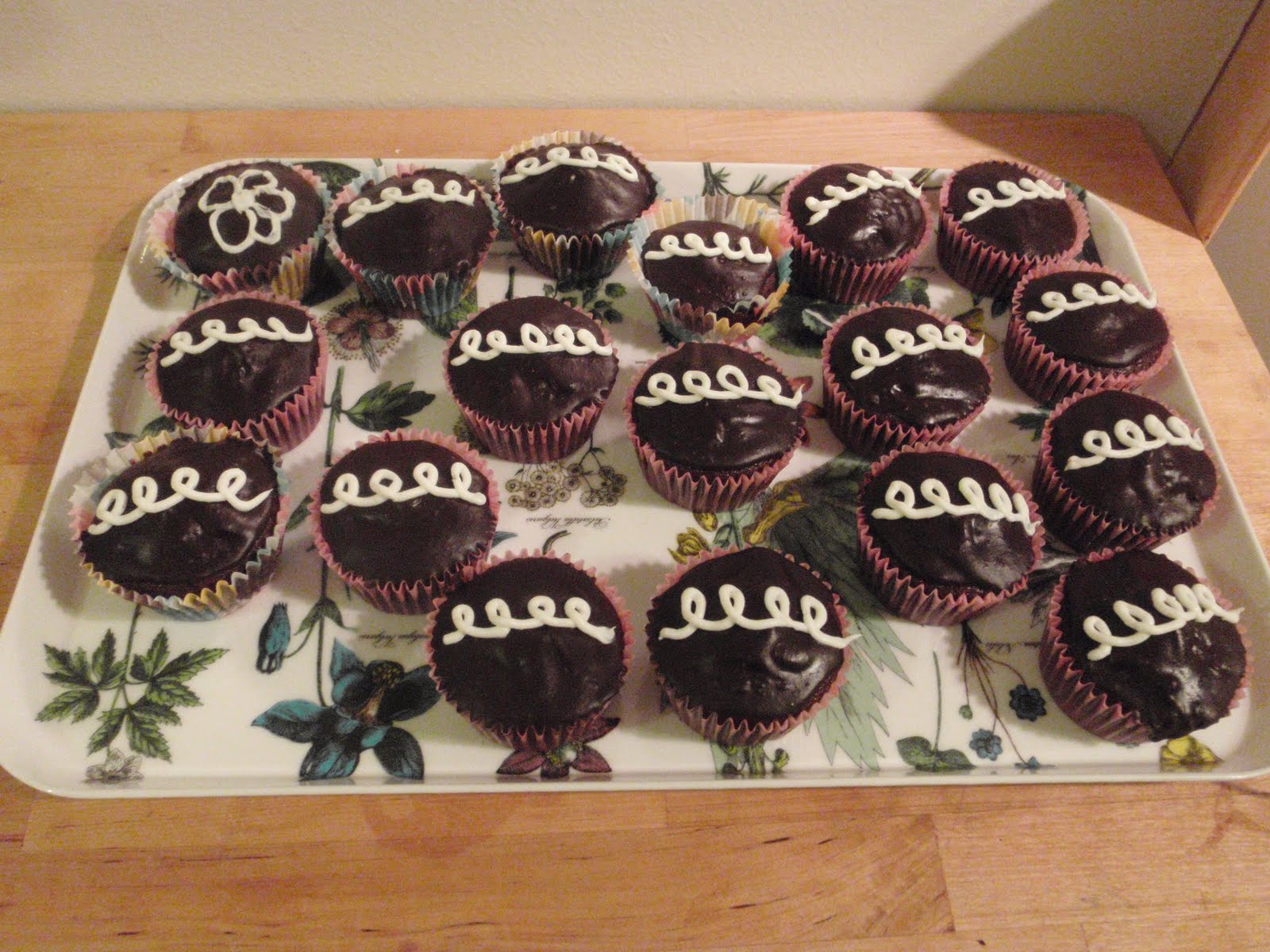 recipes-for-laughter-vegan-chocolate-cupcakes
