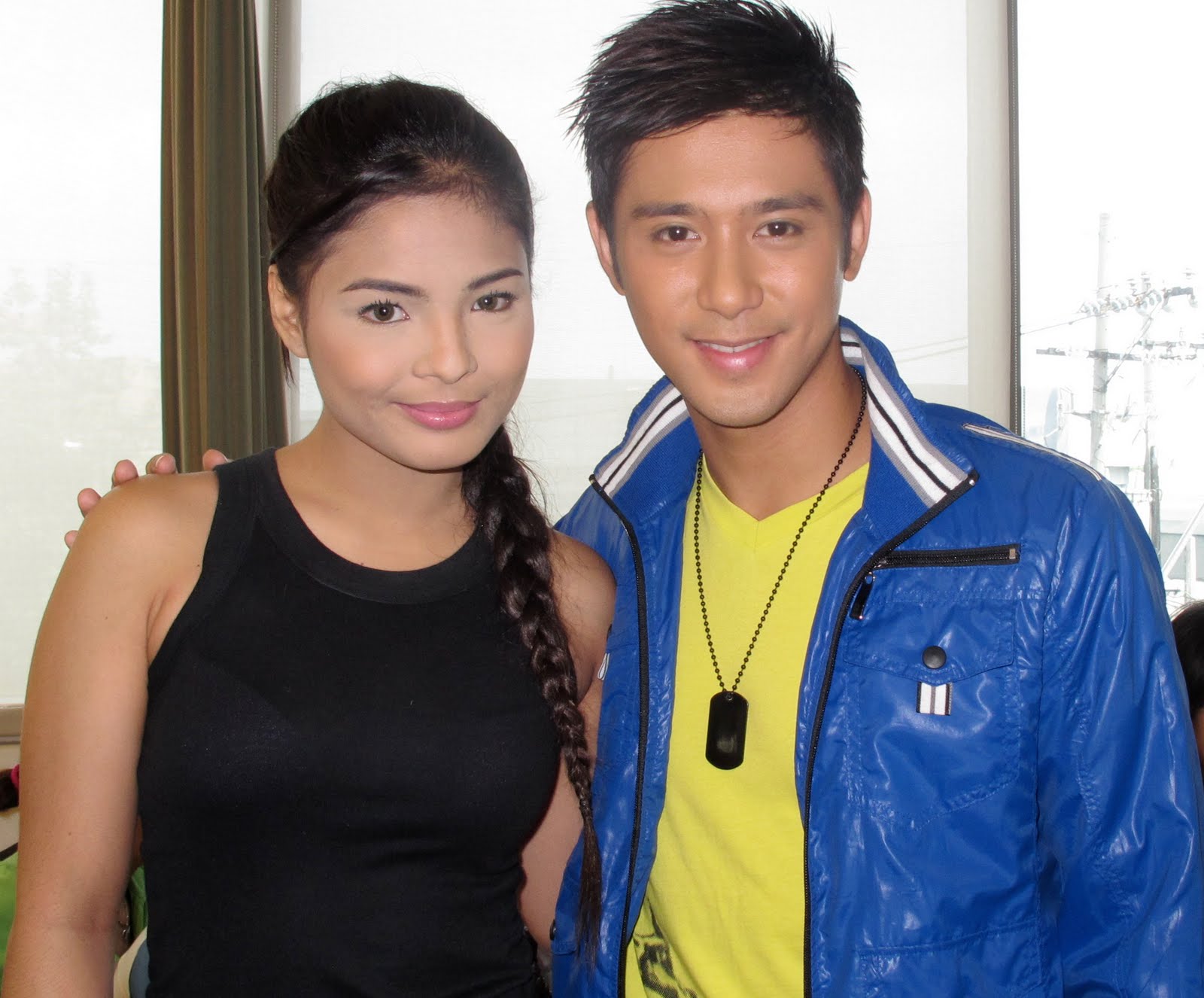 GMA 7 tries the new loveteam of Lovi Poe and Rocco Nacino for its Sunday sh...